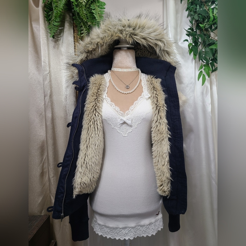♡ Y2K ♡ Abercrombie & Fitch Navy Hooded Toggle Pompom Jacket with Faux-Fur Trim - Picture 5 of 12